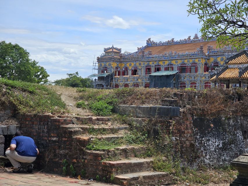 Hue Imperial city walking tour and optional royal tombs - Entering the Imperial City and Forbidden City