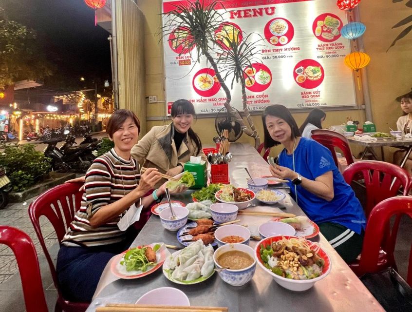 Hue: Night Street Food Tour by Cyclo with a Local Guide - Why Hue food is best approached one small dish at a time