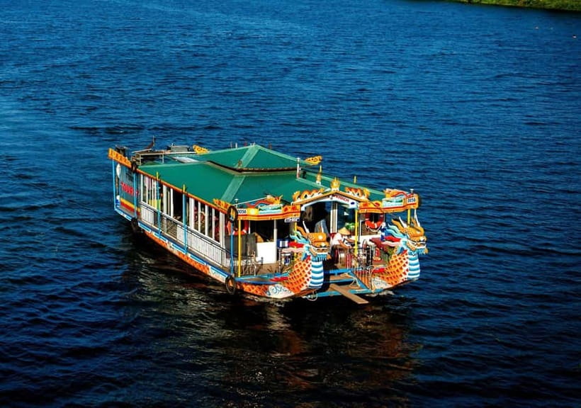 Hue: Perfume River Dinner Cruise with Traditional Show - A short ride beneath Hue’s night lights
