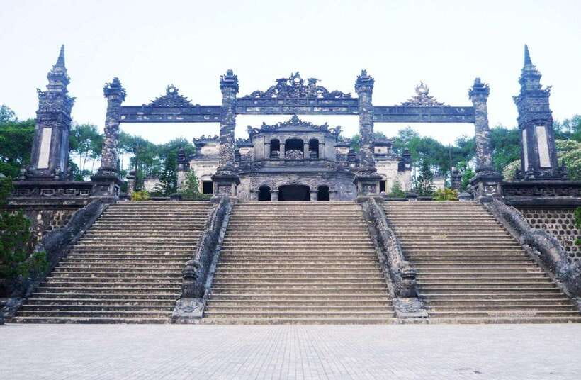 Hue Royal Tombs Tour: Visit Best Pagodas & Mausoleums - Why a private car makes Hue’s tombs easier