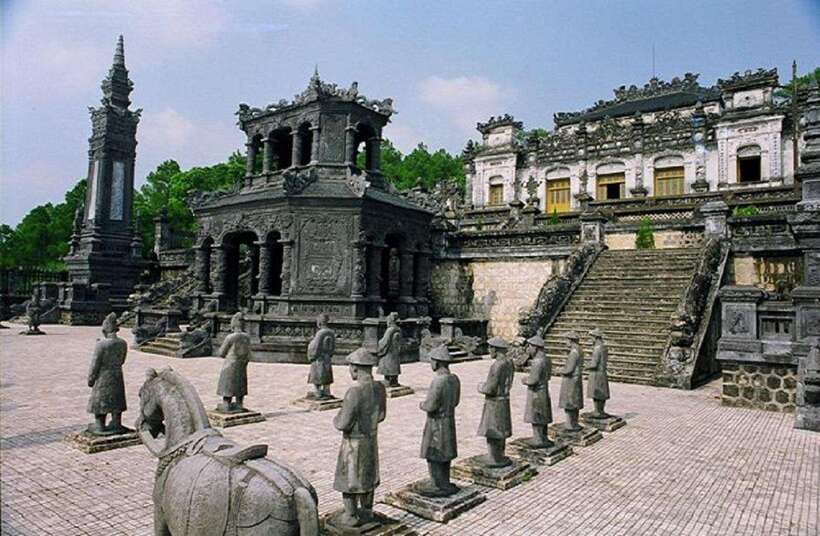 Hue Royal Tombs Tour: Visit Best Pagodas & Mausoleums - Minh Mang Tomb, the most balanced imperial setting