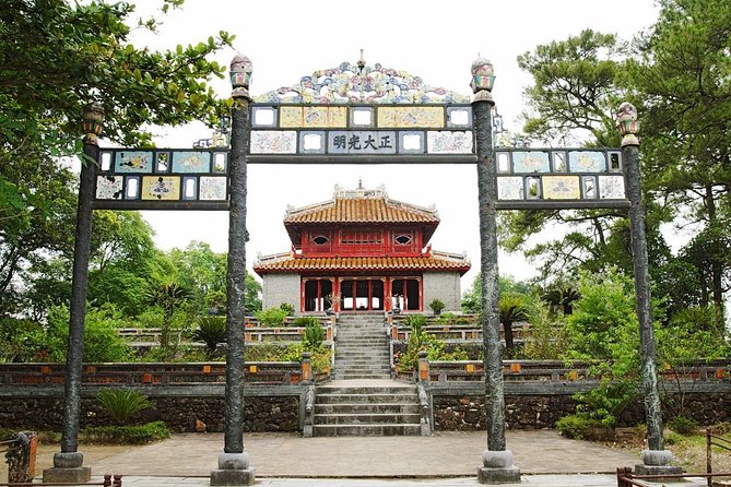 Hue’s Top Attractions by Car with Informative ES Driver - Tu Duc Tomb, the most restful setting