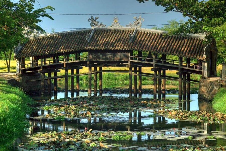 Hue to Hoi An by bus: Hai Van Pass, Lang Co, Marble mountain - Why this Hue to Hoi An transfer makes sense