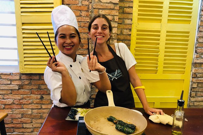 Immersive Cooking Class & Wet Market Tour by Local Chef +Cookbook - From the market to the cooking kitchen