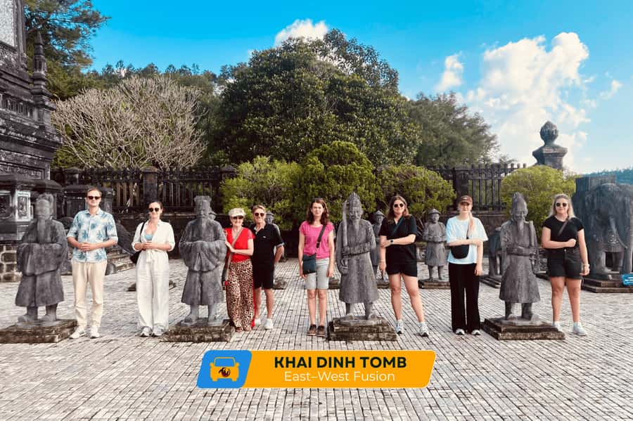 Imperial City, Hue: Day Tour from Hoi An and Da Nang - Walking through the Imperial City