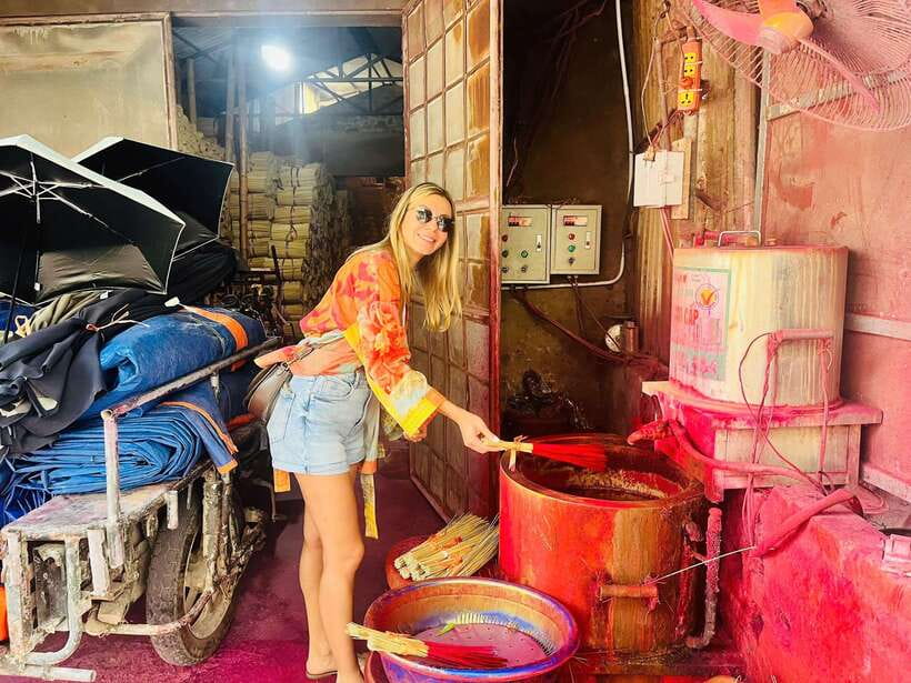 Incense + Hat Villages/ Temple of Literature, Hoa Lo Prison - Guide quality and the small details that matter