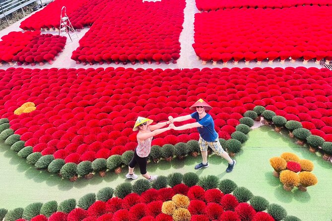 Incense Village, Hat & Lacquer Artisanal Tour Options From Hanoi - Quang Phu Cau and its red incense displays