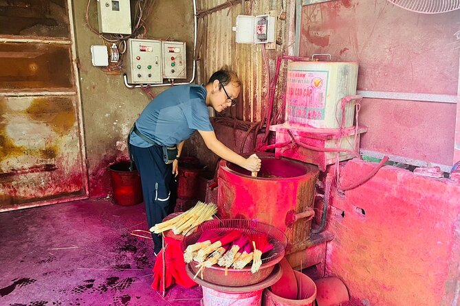 Incense Village, Hat & Lacquer Artisanal Tour Options From Hanoi - Guides can shape the whole day