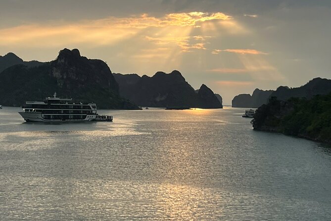 Lan Ha - Ha Long Bay 5Star cruise-Private balcony cabin 2day trip - Trung Trang Cave and Cat Ba Island