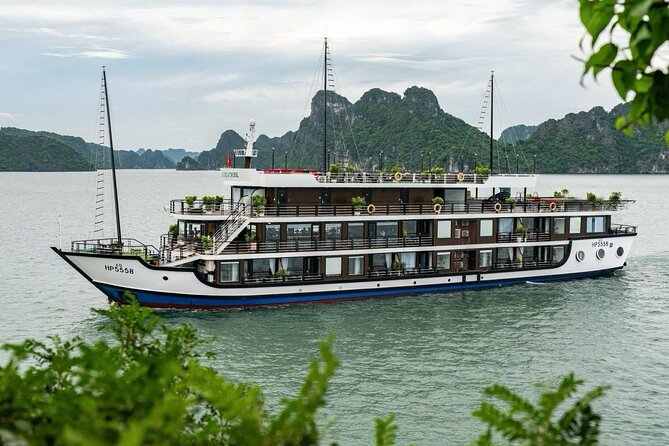 Lan Ha - Ha Long Bay 5Star cruise-Private balcony cabin 2day trip - Kayaking and swimming in Lan Ha Bay