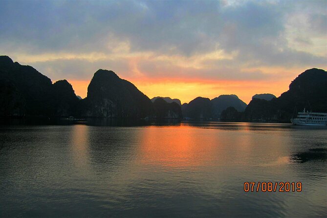 Lan Ha - Ha Long Bay - Dau Be island 2D/1N from Cat Ba in less touristy areas. - The overnight cabin and boat standard