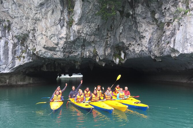 Lan Ha - Ha Long Bay - Dau Be island 2D/1N from Cat Ba in less touristy areas. - The guides make a real difference