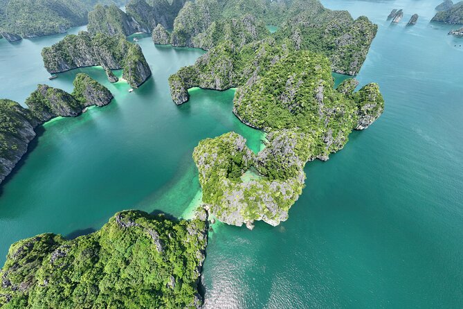 Lan Ha - Ha Long bay with local experts (small group guaranteed) - Vietnamese lunch beside Ong Cam Islet