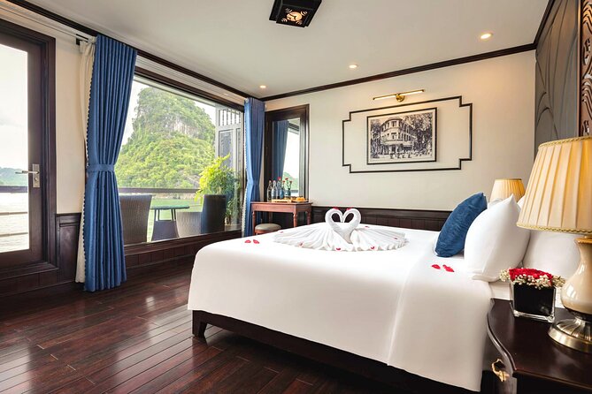 Le Journey Elegance Cruise 5 Star Lan Ha Bay - All Inclusive 2D1N - Dark and Light Cave: one hour of quiet scenery