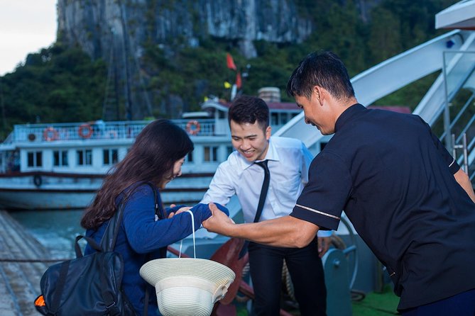 Luxury Halong Bay 1 Day on Cruises From Hanoi with Bus & Lunch - The return to Hanoi and the late dinner issue