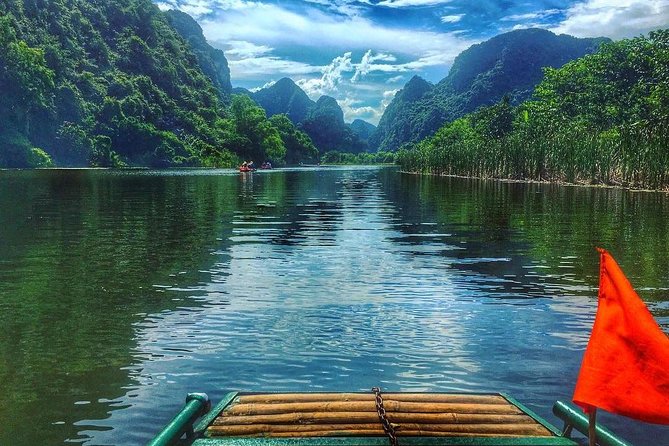 Luxury Ninh Binh: Hoa Lu - Mua Cave - Tam Coc Day Tour from Hanoi - Hoa Lu and Vietnam’s 10th-century capital