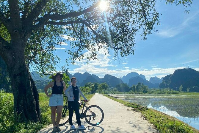Luxury small Group Hoa Lu - Tam Coc - Mua Cave Max 6 - 8 pax/tour - Cycling through rural Ninh Binh