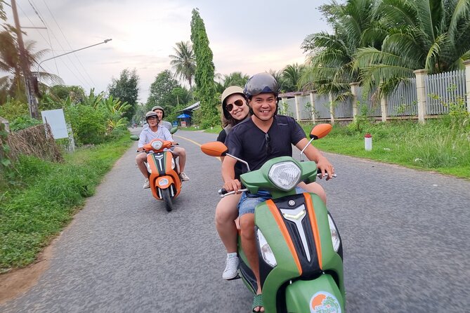 Mekong River Relaxing Sail boat cruise to Coconut Canals (1.5HRS) - The 15-minute ride from Ben Tre to Nhơn Thạnh