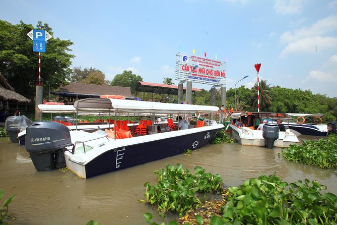 Morning CuChi Tunnels-Tapioca-Secret Traps Luxury Speedboat 2Ways - Crawling through the tunnels, or staying above ground