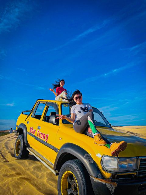 Mui Ne: Sand Dunes Jeep Tour with Friendly English Guide - Choose sunrise or sunset with care