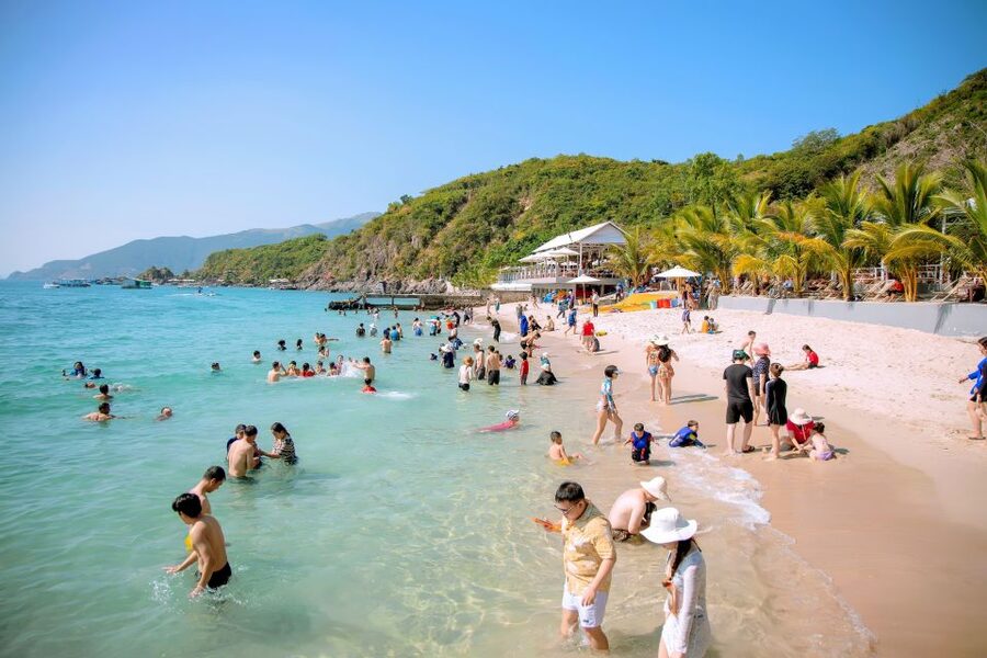 Nha Trang: Hon Mieu and Hon Tam Island Tour with Lunch - Bai Tranh Beach: swimming, sun, and extra-cost thrills