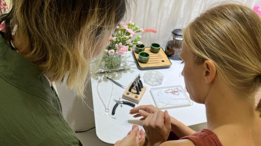 Nha Trang Jewelry Workshop - The included ring is the value anchor