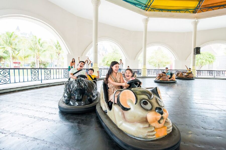 Nha Trang: VinWonders Entry Ticket with Optional Cable Car - Roller coasters, family rides, and themed zones