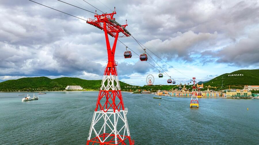 Nha Trang: VinWonders Entry Ticket with Optional Cable Car - Gardens, animal areas, and quieter corners