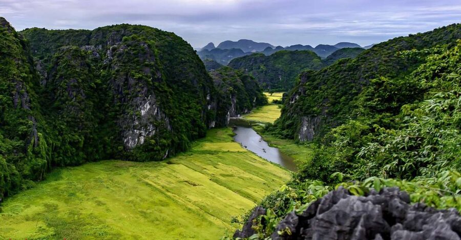 Ninh Binh Daily: Hoa Lu, Mua Cave, Tam Coc, Bike & Swimming - Set-menu lunch beside the pool