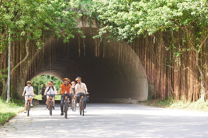Ninh Binh Day Trip: Bai Dinh-Trang An-Mua Cave, Buffet, Boat, Bus - What the $55 price really covers