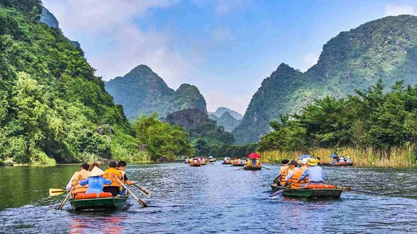 Ninh Binh E-bike Tour: Tam Coc Rural Life, Bich Dong & Dundj - The final ride back through a different village route