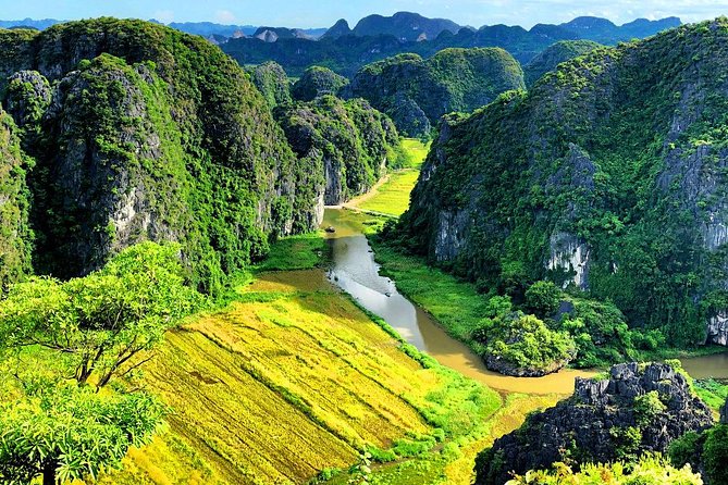 Ninh Binh Full-Day to Hoa Lu Tam Coc & Mua Cave Via Boat & Bike - A Vietnamese buffet that keeps the day moving