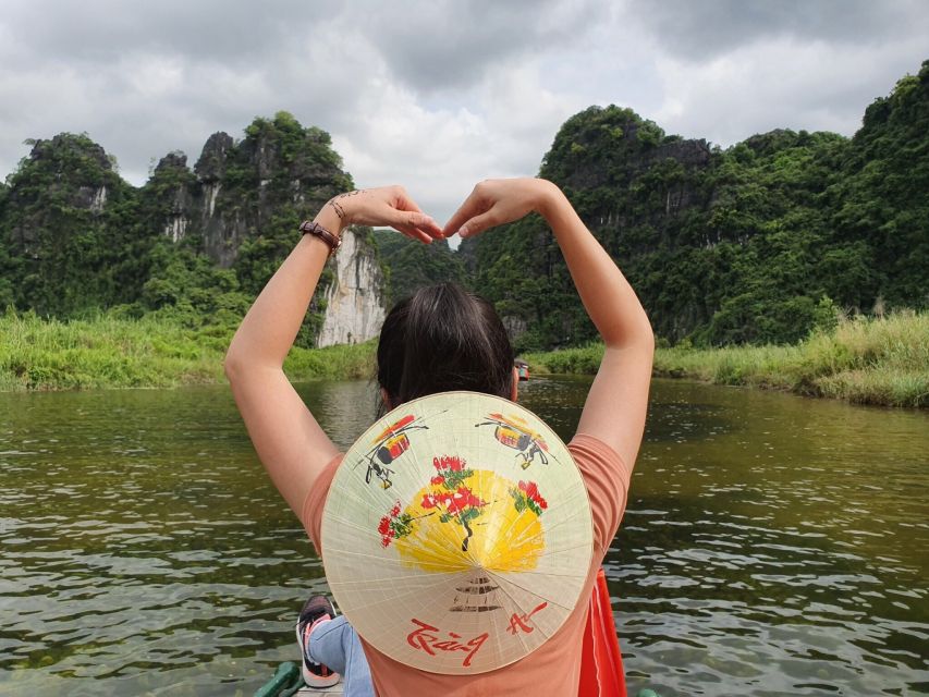 Ninh Binh: Hoa Lu, Mua Cave, and Trang An Tour and Boat Ride - A Vietnamese buffet between the major stops