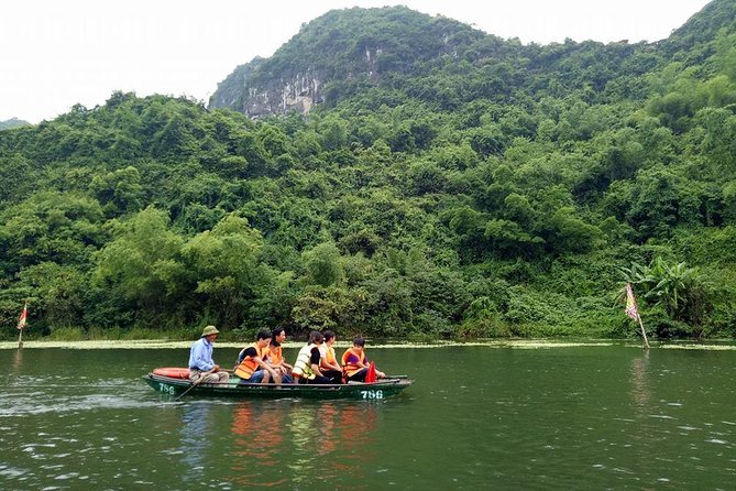 Ninh Binh Tour Hoa Lu Tam Coc Full Day: Biking,Boating,Tickets,Lunch, Limousine - What the $41 Ninh Binh tour really gives you
