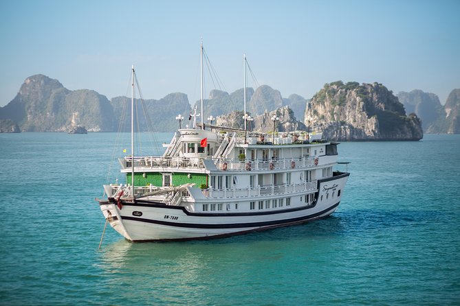 (Official) Signature Halong Cruise - 03 days 02 nights program - Day 1: boarding, lunch, and settling into the bay