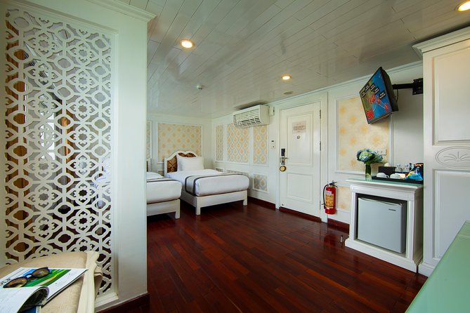 (Official) Signature Royal Cruise - 03 days 02 nights program - A full second day on the bay