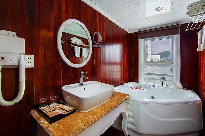 (Official) Signature Royal Cruise - 03 days 02 nights program - FAQ