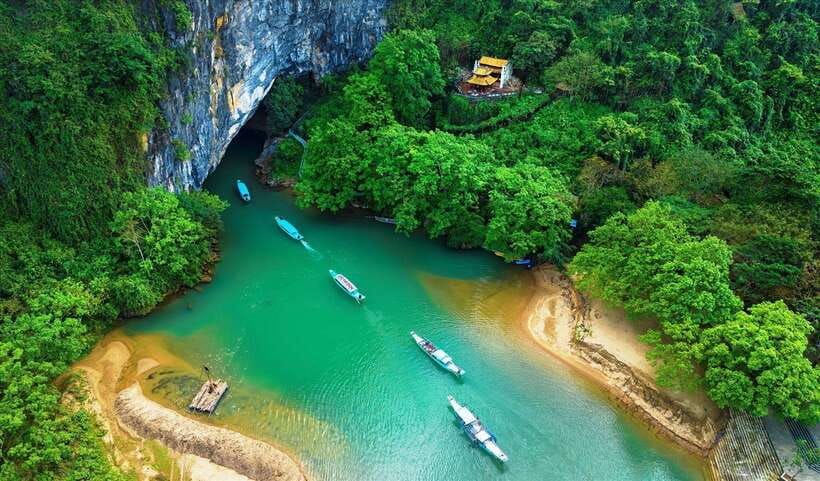 Phong Nha Cave & Paradise Cave: Guided Tour Boat & Explore - Two caves, two very different moods