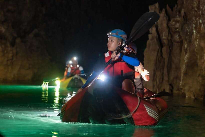 Phong Nha: Phong Nha Cave Expedition 4.5 km by Kayak - From Phong Nha town to the cave entrance