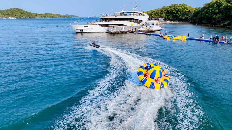 Phu Quoc: 3-Island Tour & Cruise with Lunch & Water Sports - Hotel pickup and the run to An Thoi Port