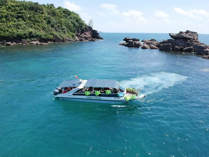 Phu Quoc: 4 Islands By Speedboat & Cable Car Trip - Hon Thom combines cable car views with a water park