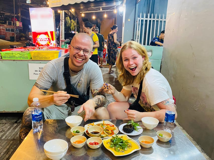 Phu Quoc: Street Food Tour - Seafood hotpot or noodles at a local restaurant