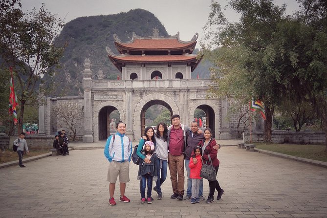 Premium Hoa lu - Trang An - Mua Cave with Buffet Lunch from Hanoi - 7:00 a.m. pickup and the road to Ninh Binh