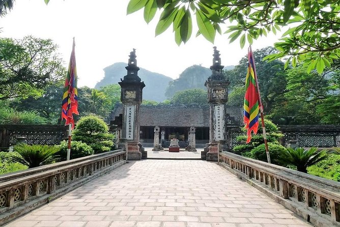Premium Hoa lu - Trang An - Mua Cave with Buffet Lunch from Hanoi - What the $60 price really covers