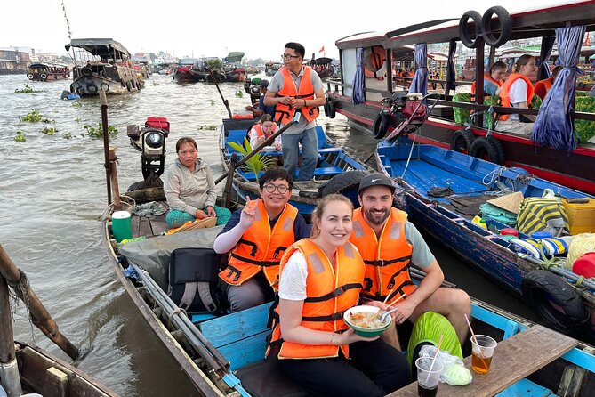 Private ecotour in Can Tho: floating market-nature reserved - Making rice paper and noodles at 7:30 am
