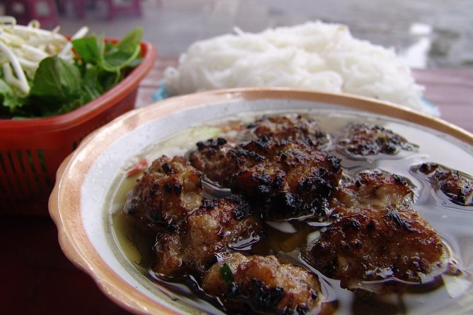 Private Hanoi Street Food Walking Tour With Real Foodie - Why this food walk works so well in Hanoi