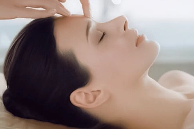 Private Rejuvenating Mask Therapy in Da Nang - What happens during the one-hour mask therapy