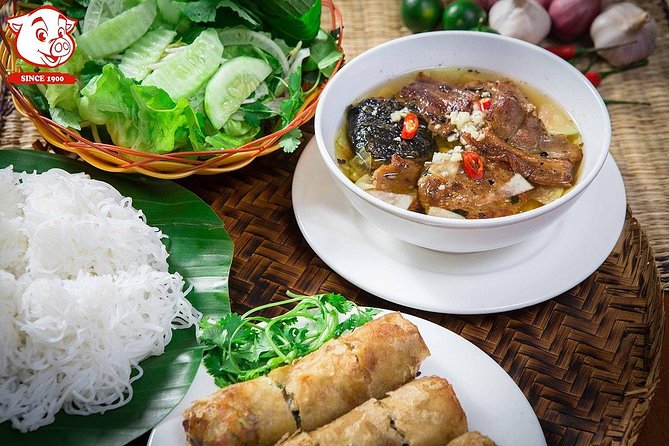 Private Street Food Tour - Walking Hanoi Old Quarter - Bun cha, pho, and Vietnamese bread