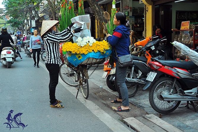 Private tour - Hanoi old quarter cyclo tour (2 hours) - Seeing Hanoi From a Cyclo Seat