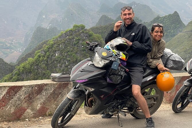 Private Transfers Ha Giang <=> Sapa One Way (Free Hotel Pickup) - Comfort inside the vehicle